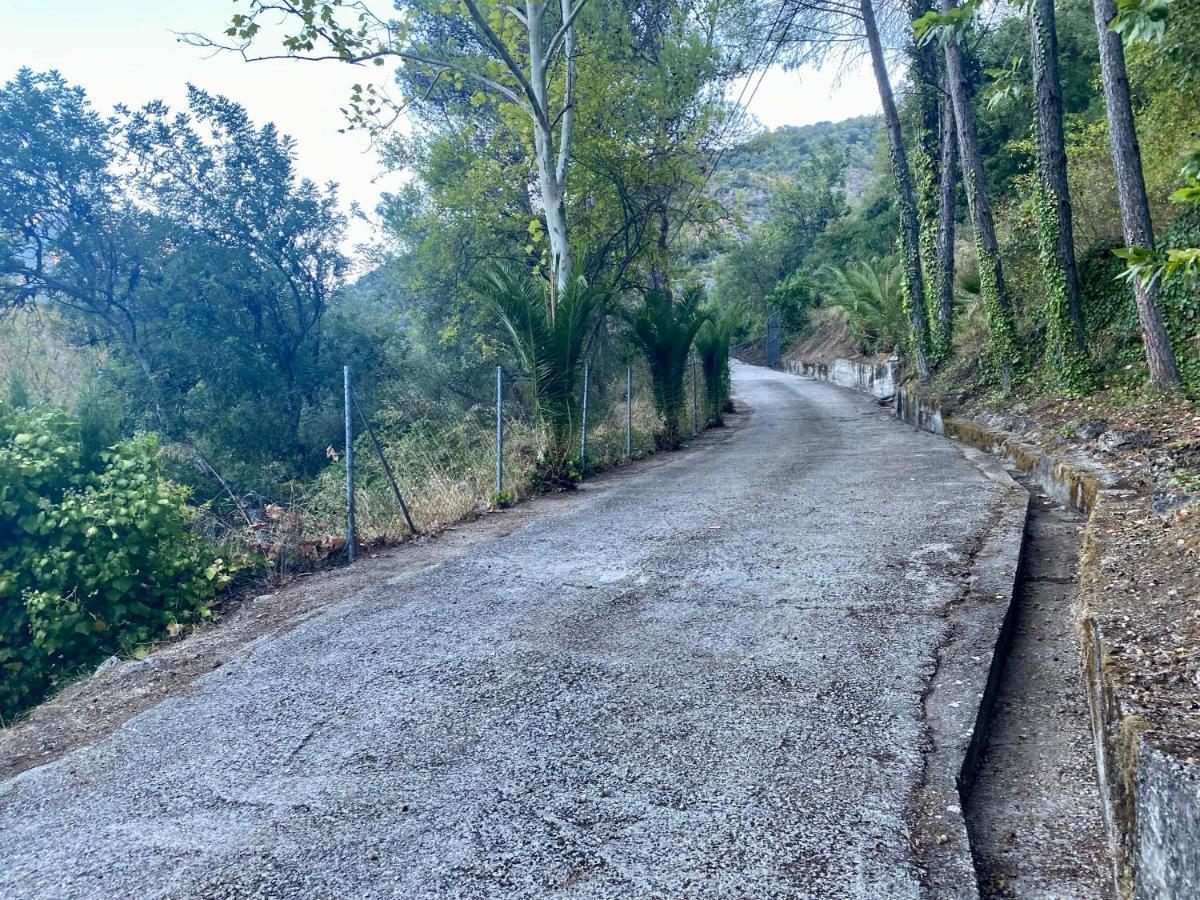 Stay Wild En Las Casitas De Huerta Arriba Benamahoma Kültér fotó